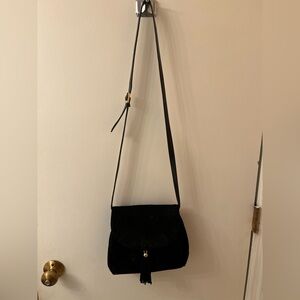 Elegant Black SuedeTassel Crossbody Bag